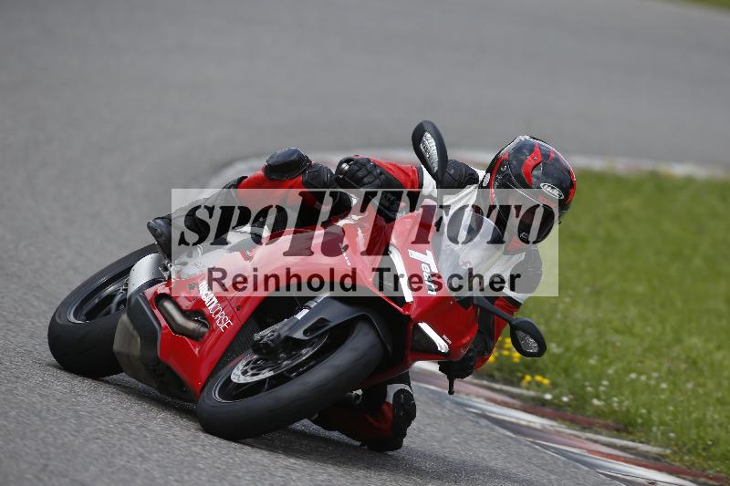 /Archiv-2024/29 12.06.2024 MOTO.CH Track Day ADR/Gruppe blau/Team